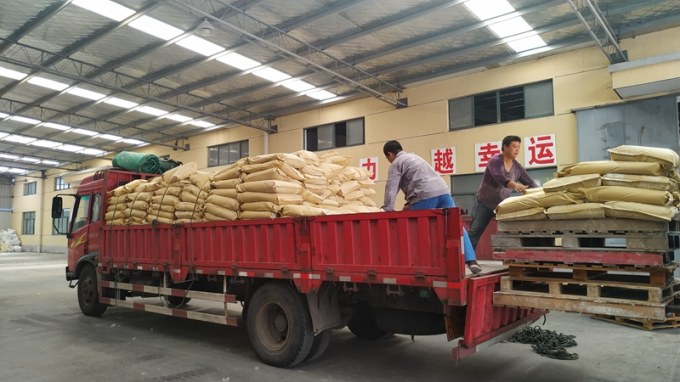 Virgin TPU Thermoplastic Polyurethane Pellets 64D In Bulk Flame Redartant TPEE Các mẫu TPU 18