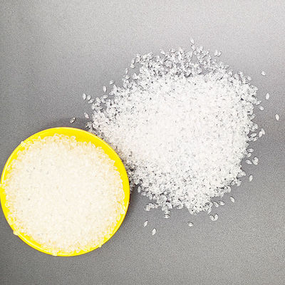 Độ trong suốt cao, Đúc nhanh, Độ đàn hồi tốt, Độ dẻo dai tuyệt vời, Hạt ép nhựa TPU thân thiện với môi trường hoặc đùn, Thích hợp cho đồ chơi thú cưng, dây nhảy, dây điện